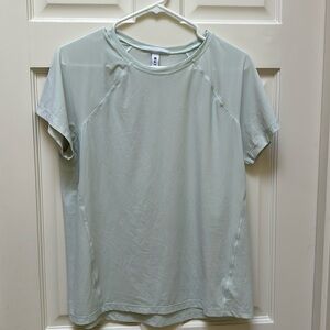Athleta t-shirt size medium